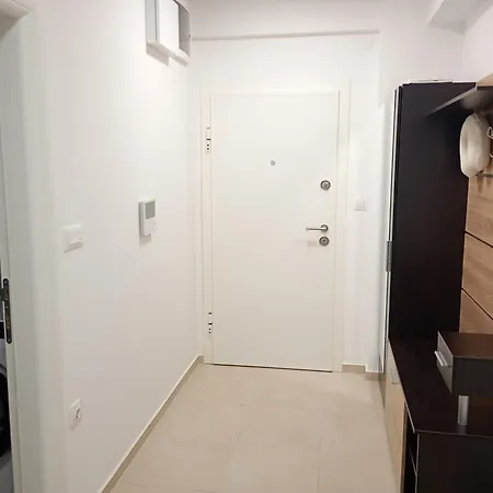 Apartman10 *